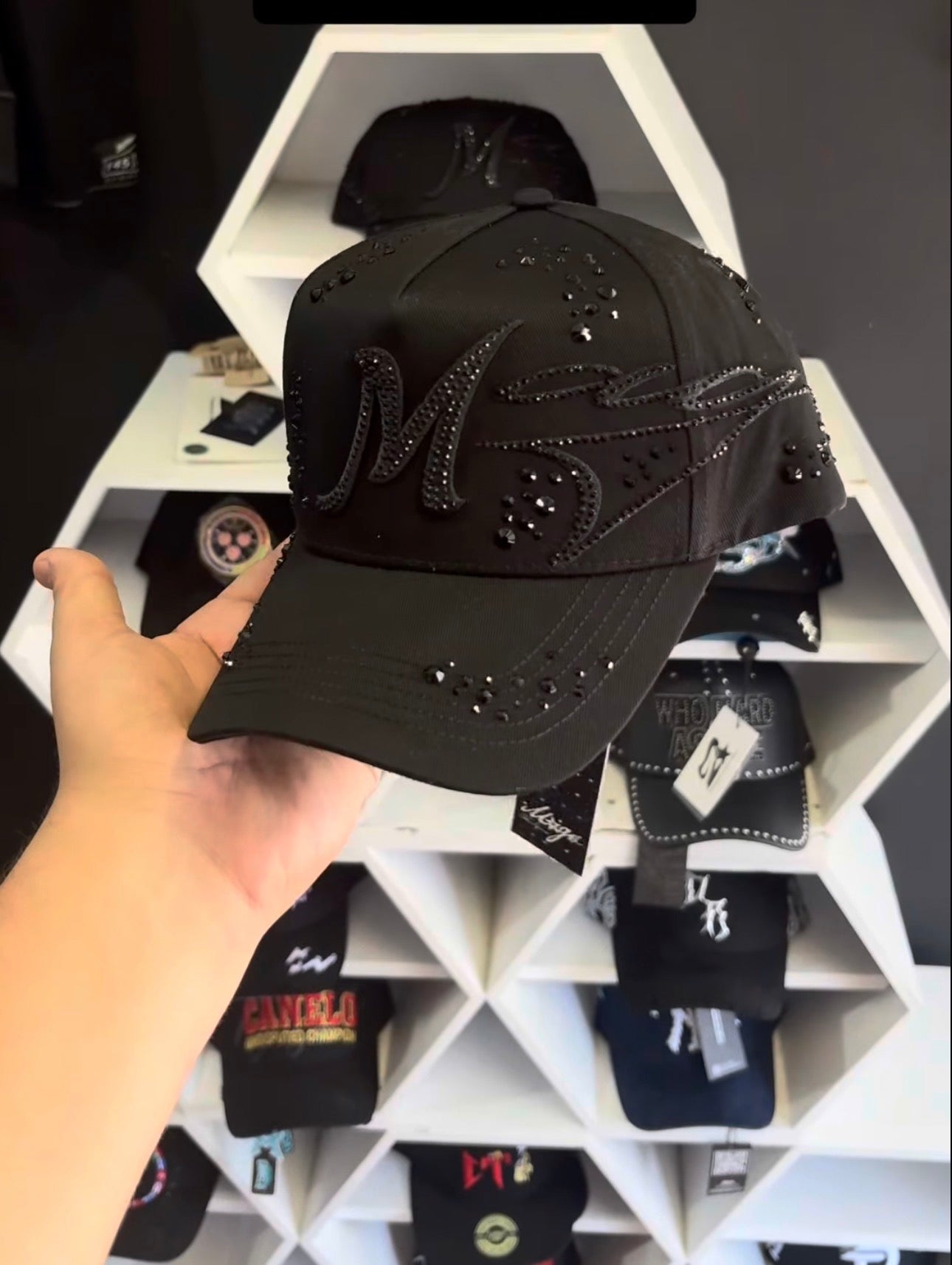 31 x mago total black solo gorra
